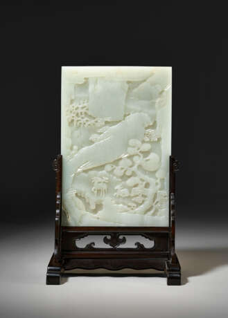 A WELL-CARVED PALE GREENISH-WHITE JADE TABLE SCREEN - photo 2