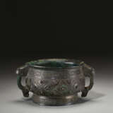 A LARGE AND FINELY CAST BRONZE RITUAL FOOD VESSEL, GUI - photo 2