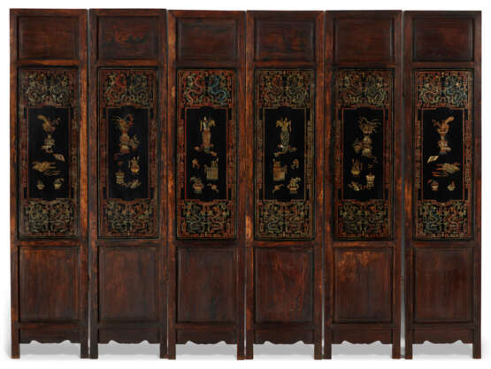 A JADE, HARDSTONE, AND CLOISONN&#201; ENAMEL-EMBELLISHED SIX-PANEL HONGMU SCREEN - photo 2