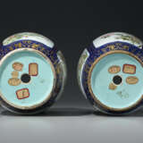 A RARE PAIR OF GILT-DECORATED BLUE-GROUND FAMILLE ROSE VASES - фото 3