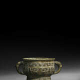 A BRONZE RITUAL FOOD VESSEL, GUI - фото 2