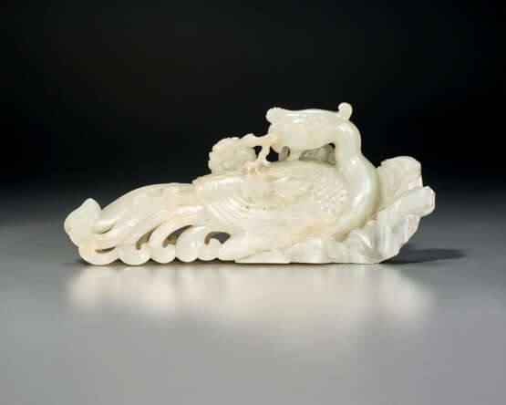 A WHITE JADE CARVING OF A PHOENIX - фото 2