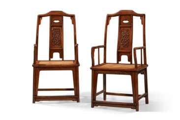 A PAIR OF NANMU-INSET HUANGHUALI &#39;SOUTHERN OFFICIAL&#39;S HAT&#39; ARMCHAIRS