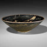 A PAINTED JIZHOU `BLOSSOMING PLUM AND CRESCENT MOON` BOWL - photo 4