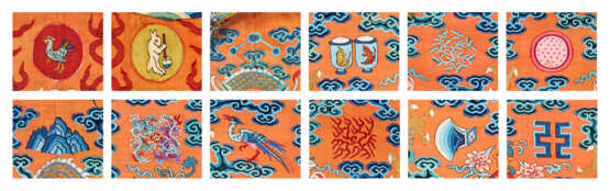 A RARE KESI APRICOT-GROUND TWELVE-SYMBOL ‘DRAGON’ ROBE - Foto 3