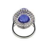 Ring in 18K white gold with tanzanite cabochon cut and loose diamonds. Tanzanite 21th century - photo 5