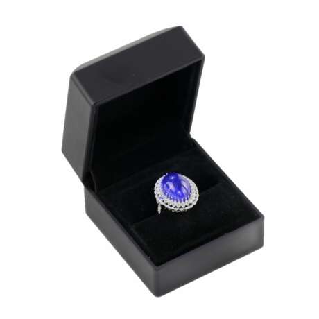 Ring in 18K white gold with tanzanite cabochon cut and loose diamonds. Tanzanite 21th century - photo 7