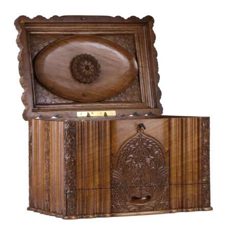 Humidor in Art Deco style. Carved wood 20th century - photo 2