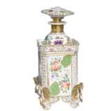 Perfume bottle made of French polychrome and gilded porcelain. Jacob Petit 19th century Porcelain Hand Painted Gilding Napoleon III 19th century - photo 5