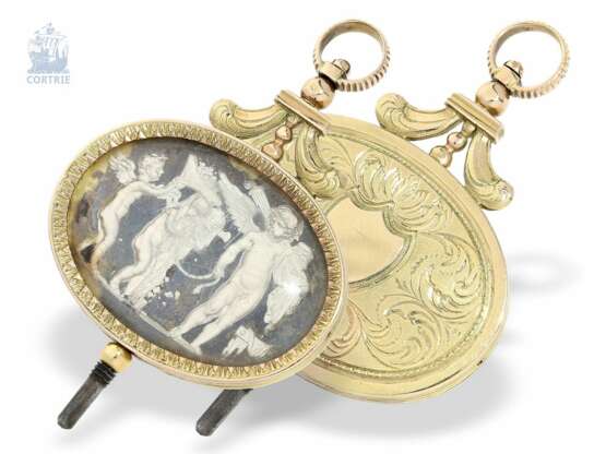 UhrenschlüsseLänge: Rarität, außergewöhnlich großer und einzigartiger goldener Spindeluhrenschlüssel mit Intaglio-Figurenszene, vermutlich Genf um 1820 - Foto 1
