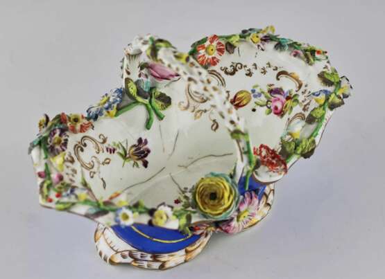 Porcelain vase-basket with molded flowers. Porcelain Romanticism 19th century - photo 5