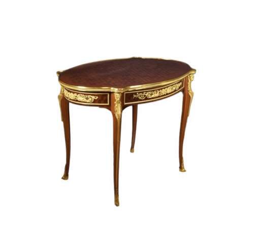 Table basse ovale de style Louis XVI mod&egrave;le Adam Weisweiler. France 19&egrave;me si&egrave;cle Mahogany and Gilded bronze mercury 19th century - Foto 2