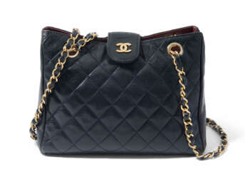 Chanel, Schultertasche