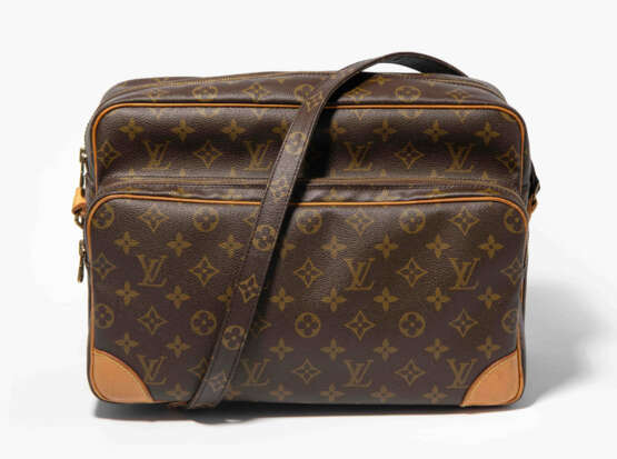 Louis Vuitton, Schultertasche "Nil" - фото 1