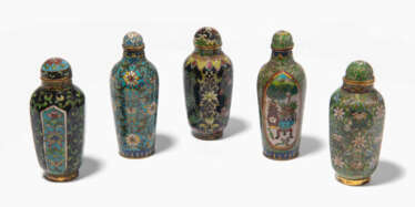 Lot: 5 Snuff Bottles