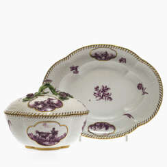 A small tureen with présentoir