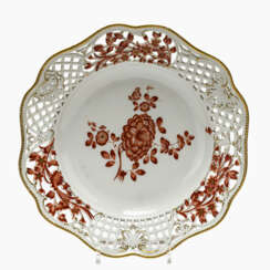 A dessert plate from the so-called "Möllendorff service"