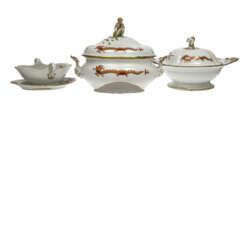 A 241-piece dinner service