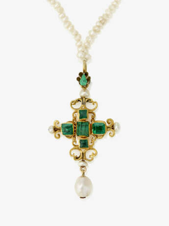 A seed pearl necklace with cross pendant with emeralds - photo 1