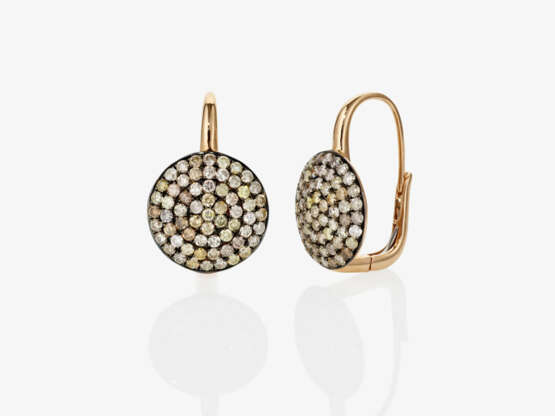 A pair of drop earrings decorated with champagne-coloured brilliant-cut diamonds - photo 1