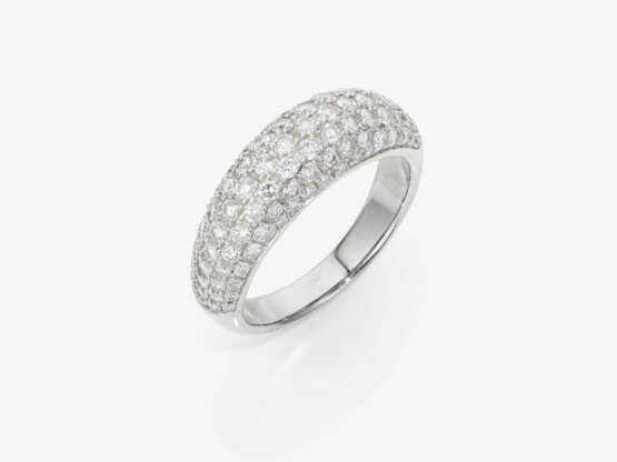 A ring with brilliant-cut diamonds - photo 1