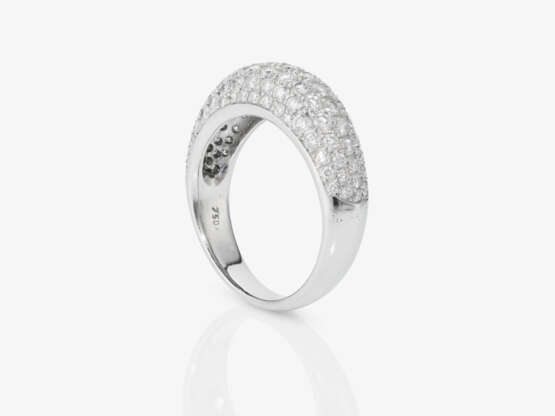 A ring with brilliant-cut diamonds - photo 2