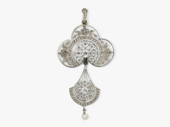 A pendant with diamonds - photo 2