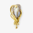 A brooch with a large baroque cultured pearl - Auction prices