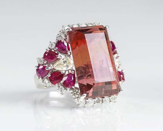 Cocktail-Ring mit hochfeinem Turmalin-Rubin-Diamant-Besatz - photo 1
