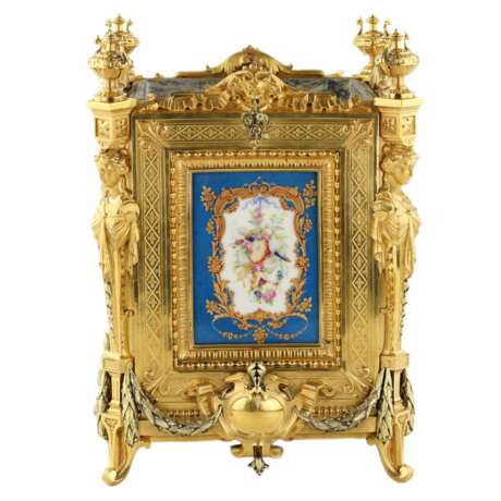 Excellent jardini&egrave;re by Christofle &amp; Cie in the style of Napoleon III. France 19th century. Porcelain Hand Painted Napoleon III 19th century - photo 4