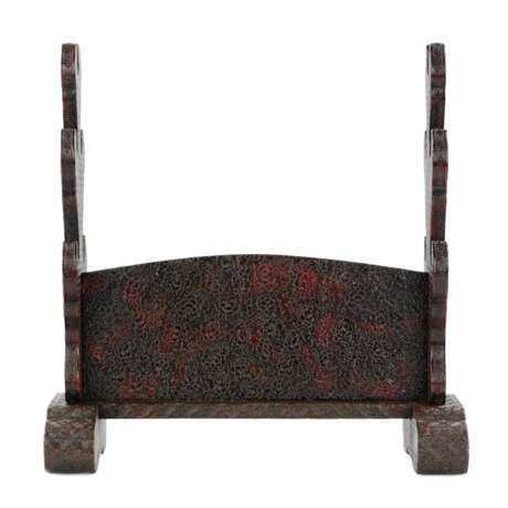 Katana stand (katana kake) in red carved lacquer Meiji period (Japanese: 明治) Japan 19th century. Wood 19th century - photo 3