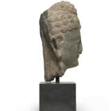 A GREY SCHIST HEAD OF BUDDHA - photo 4