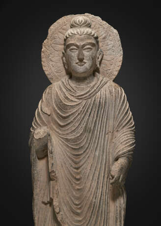 A RARE AND MONUMENTAL INSCRIBED GREY SCHIST FIGURE OF BUDDHA - photo 6