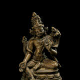 A SMALL BRONZE FIGURE OF PADMAPANI - photo 2