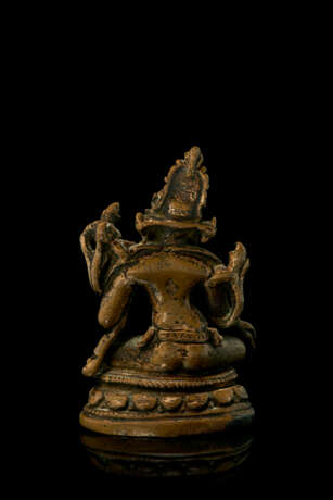 A SMALL BRONZE FIGURE OF PADMAPANI - photo 4