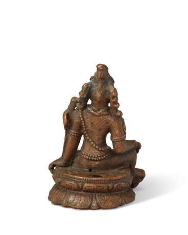 A RARE COPPER FIGURE OF MANJUSHRI - photo 3