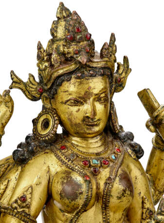 AN IMPORTANT GILT-BRONZE FIGURE OF VASUDHARA - photo 6