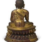 A GILT-BRONZE FIGURE OF BUDDHA - фото 3