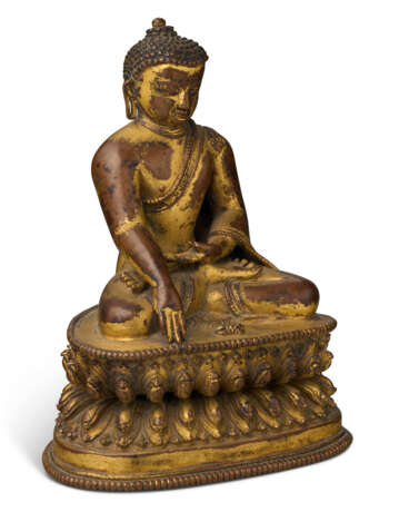 A GILT-BRONZE FIGURE OF BUDDHA - фото 4