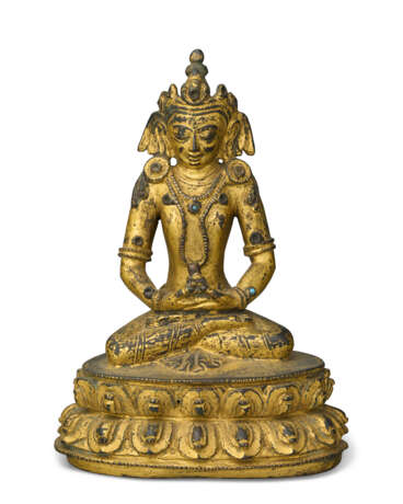 A GILT-BRONZE FIGURE OF AMITAYUS - Foto 1