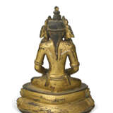 A GILT-BRONZE FIGURE OF AMITAYUS - photo 3