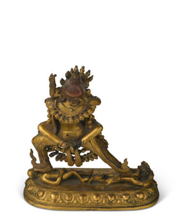 A GILT-BRONZE FIGURE OF CHAKRASAMVARA - фото 3