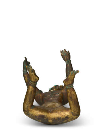 A GILT-BRONZE FIGURE OF A BODHISATTVA - фото 5