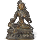 A BRONZE FIGURE OF TARA - Foto 1