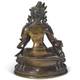 A BRONZE FIGURE OF TARA - фото 3