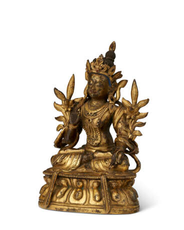 A GILT-BRONZE FIGURE OF A BODHISATTVA - photo 4