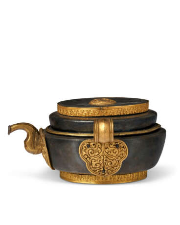 A PARCEL GILT RITUAL VESSEL - фото 3