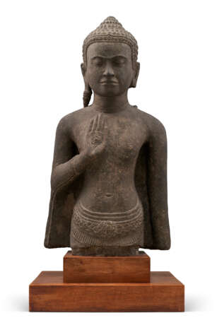 A GREY SANDSTONE BUST OF BUDDHA SHAKYAMUNI - фото 2