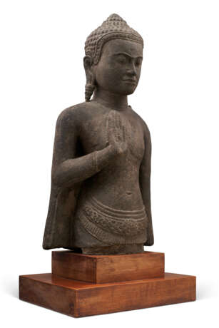 A GREY SANDSTONE BUST OF BUDDHA SHAKYAMUNI - photo 3