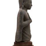 A GREY SANDSTONE BUST OF BUDDHA SHAKYAMUNI - Foto 4